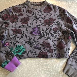 Custom Threads Sweatshirt by Neff. SM